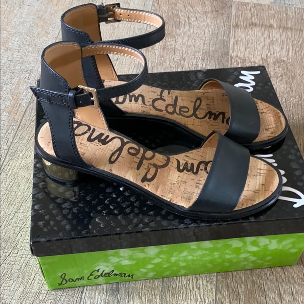 Cute Sam Edelman sandals with box